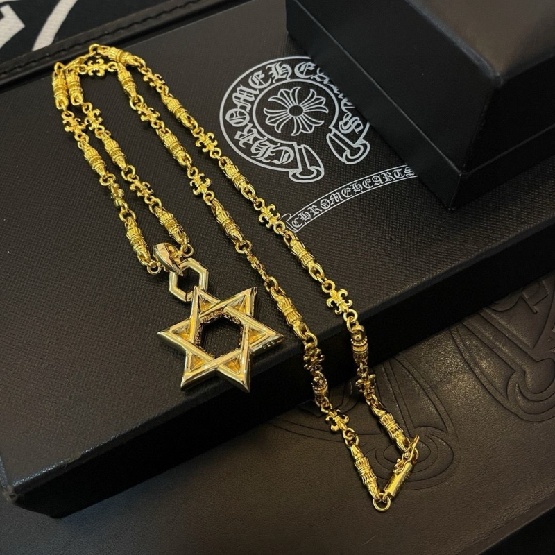 Ch*0me He**ts necklaces